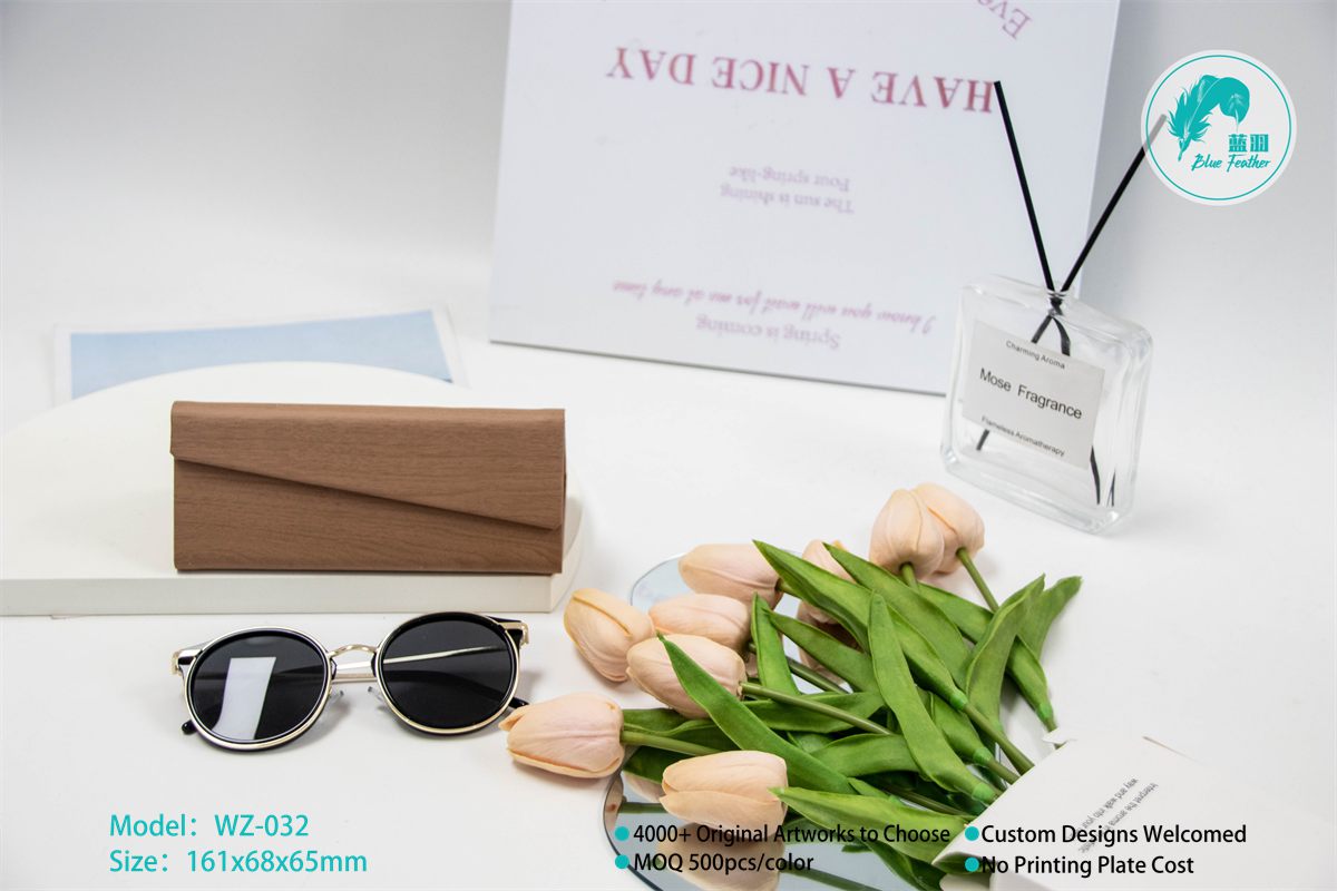 Eco-Friendly Classic Wooden Folding Eyeglasses Case for unisex